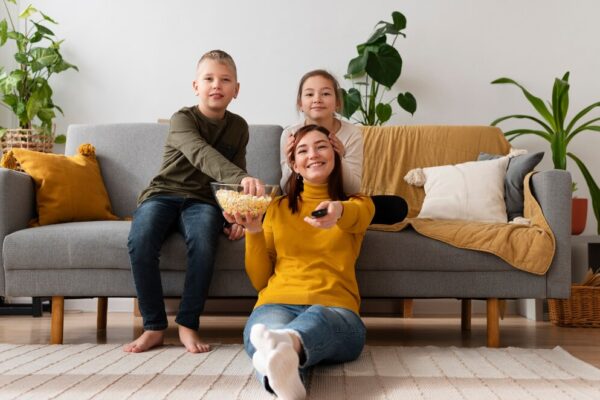 Od května se zvyšují poplatky za televizi i rádio: na kolik nás to vyjde?